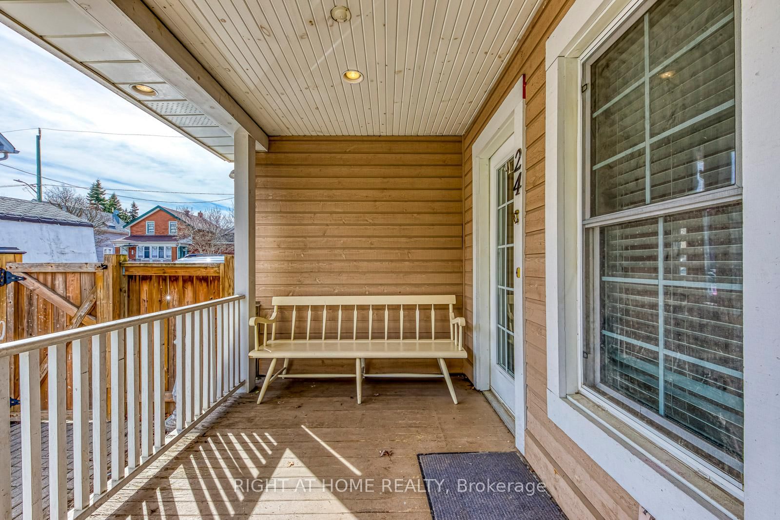 Detached House for sale at 24 Mill Street, Brampton, Ontario, L6X 1S6 - Downtown Brampton - MLS: W12899656