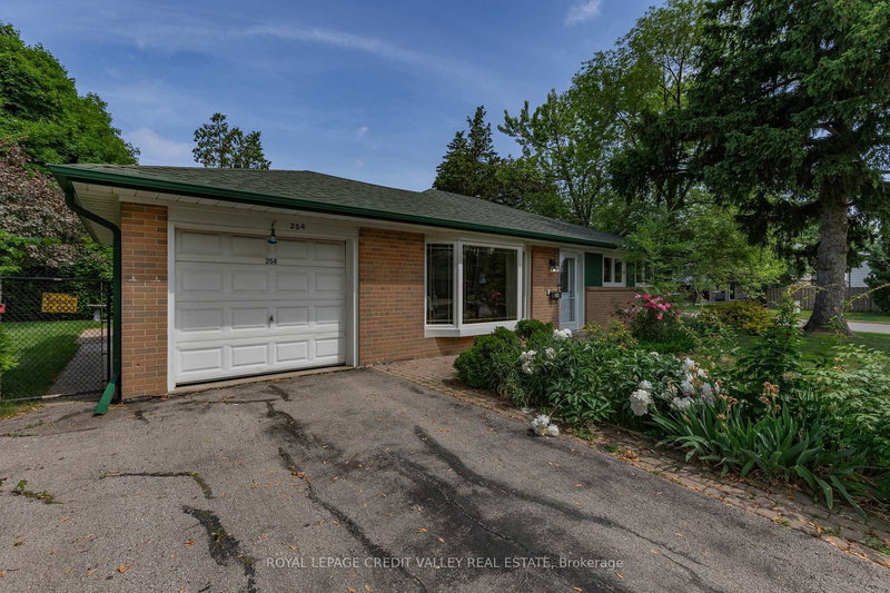 254 Bartley Bull Pkwy, Brampton, L6W 2L1 | Image 3