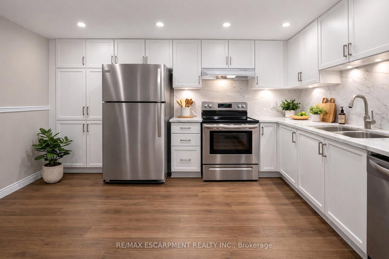 302 - 5070 Pinedale Ave, Burlington, L7L 5V6 | Image 2