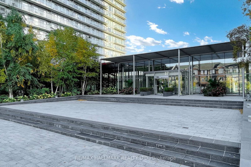 1613 - 103 The Queensway Way, Toronto, M6S 5B3 | Image 2