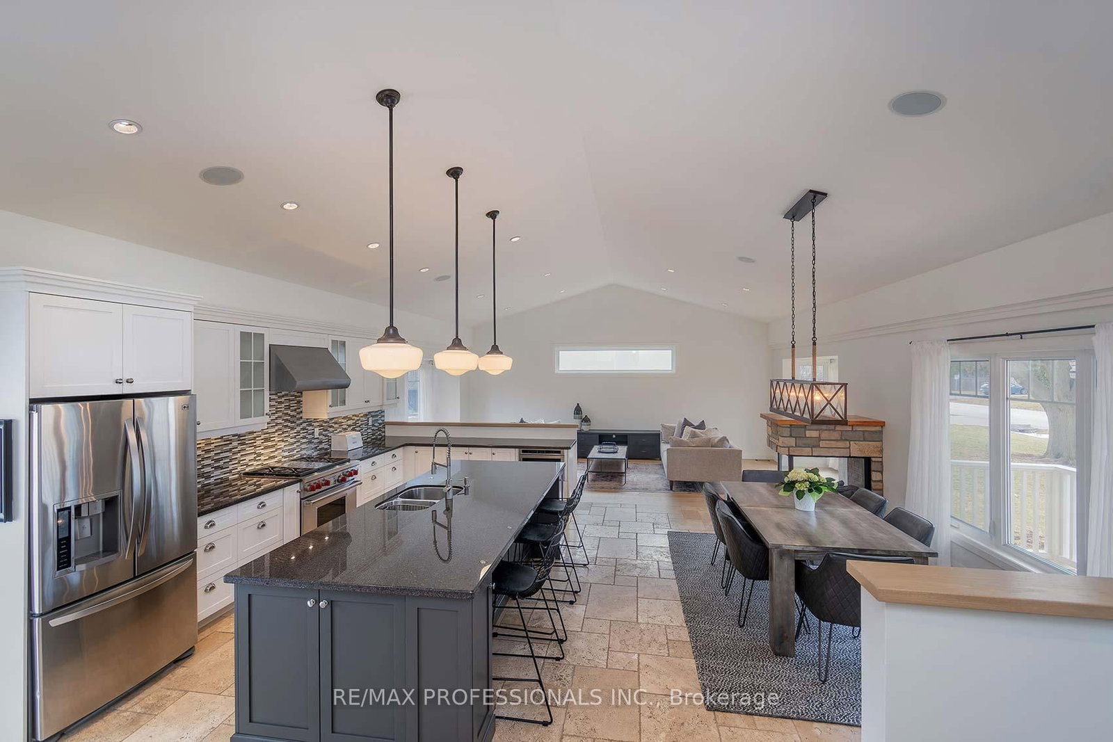 Detached House for sale at 321 Wendy Lane, Oakville, Ontario, L6L 4P9 - West - MLS: W12899956