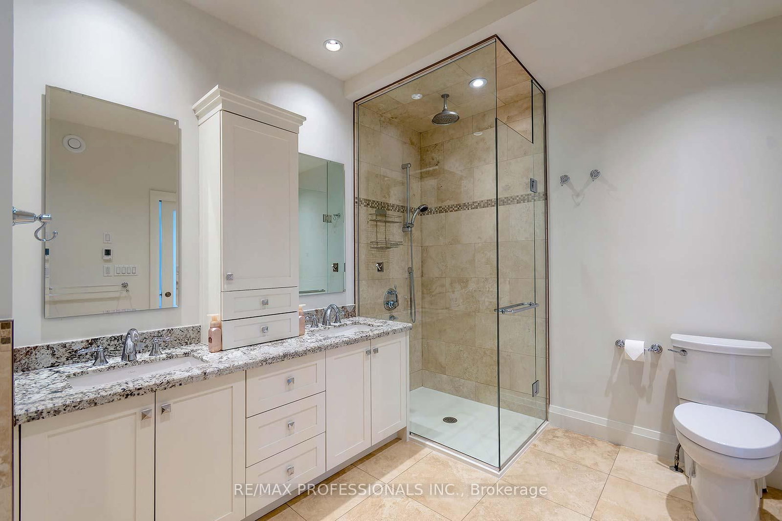 Detached House for sale at 321 Wendy Lane, Oakville, Ontario, L6L 4P9 - West - MLS: W12899956