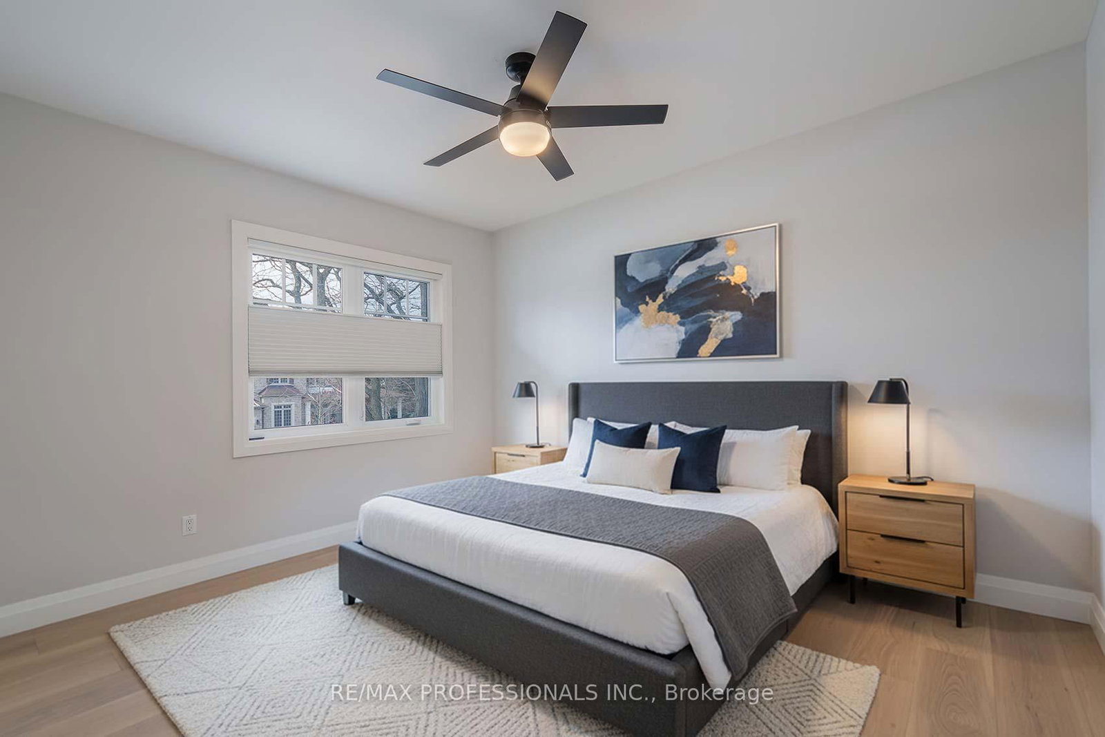 Detached House for sale at 321 Wendy Lane, Oakville, Ontario, L6L 4P9 - West - MLS: W12899956