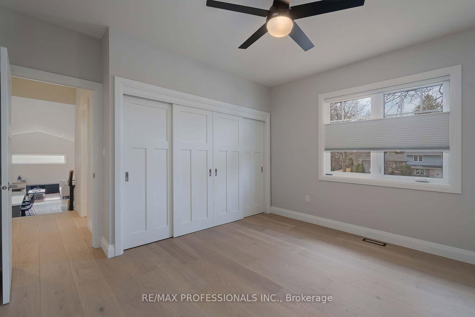 Detached House for sale at 321 Wendy Lane, Oakville, Ontario, L6L 4P9 - West - MLS: W12899956