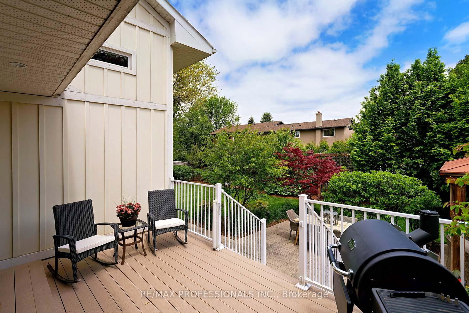 Detached House for sale at 321 Wendy Lane, Oakville, Ontario, L6L 4P9 - West - MLS: W12899956