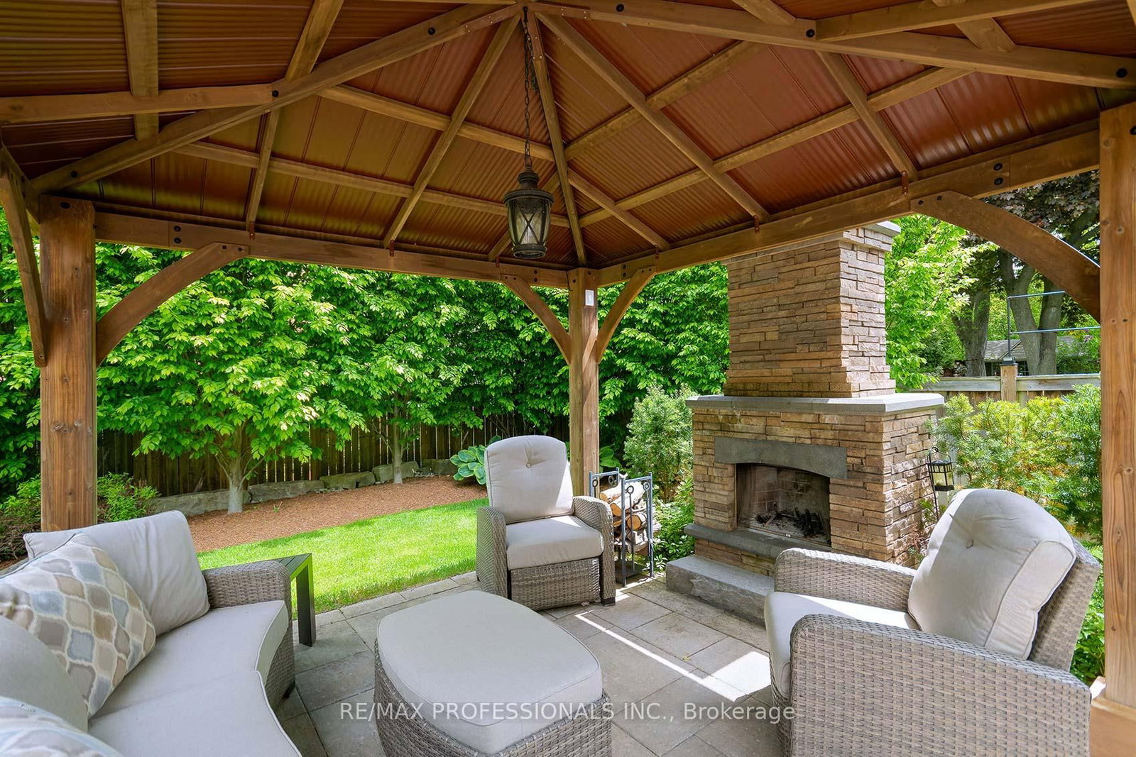 Detached House for sale at 321 Wendy Lane, Oakville, Ontario, L6L 4P9 - West - MLS: W12899956