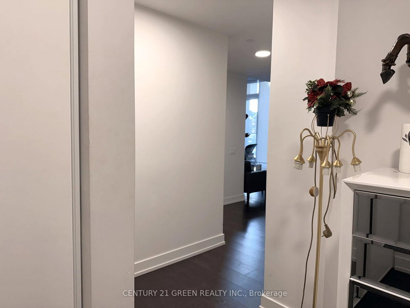 209 - 225 Veterans Dr, Brampton, L7A 5L7 | Image 3