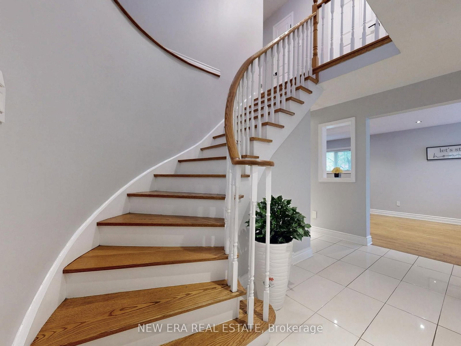 Detached House for sale at 5380 Floral Hill Crescent, Mississauga, Ontario, L5V 1V3 - East Credit - MLS: W12900036