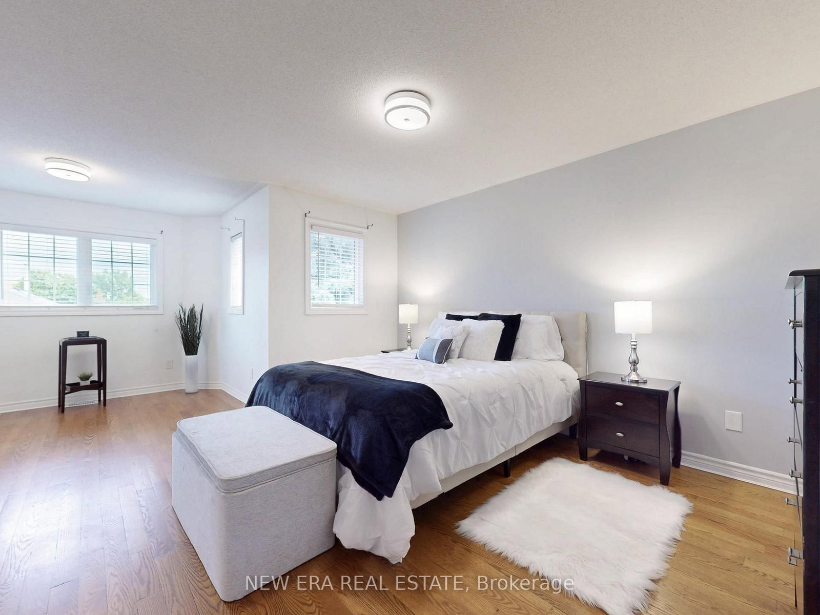 Detached House for sale at 5380 Floral Hill Crescent, Mississauga, Ontario, L5V 1V3 - East Credit - MLS: W12900036