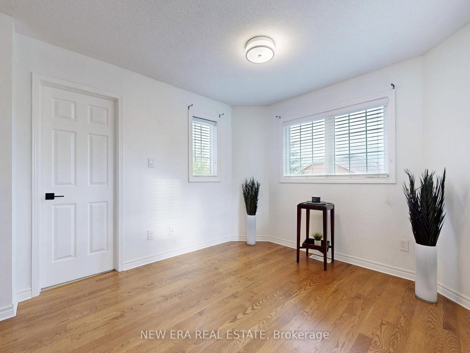 Detached House for sale at 5380 Floral Hill Crescent, Mississauga, Ontario, L5V 1V3 - East Credit - MLS: W12900036