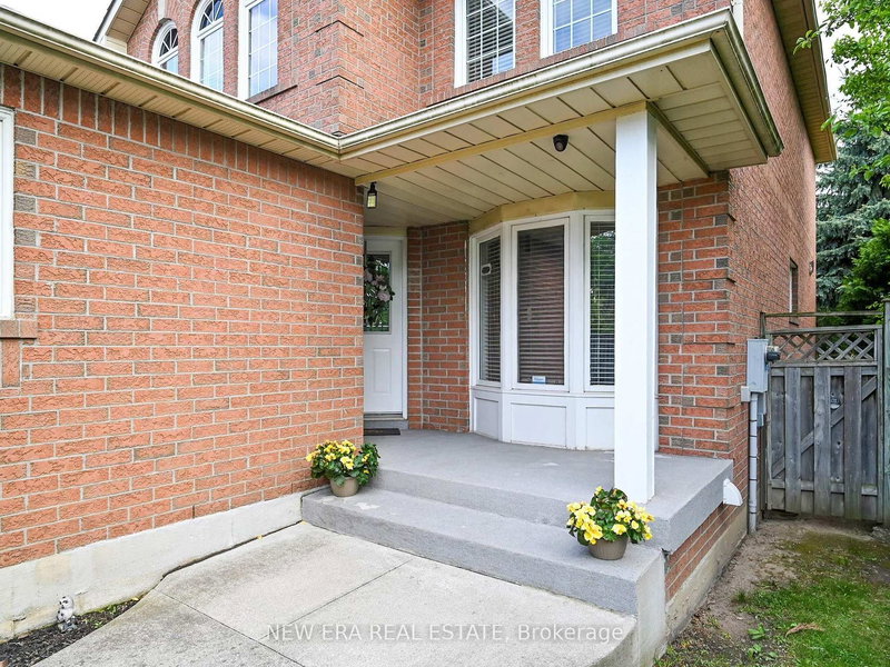 5380 Floral Hill Cres, Mississauga, L5V 1V3 | Image 3