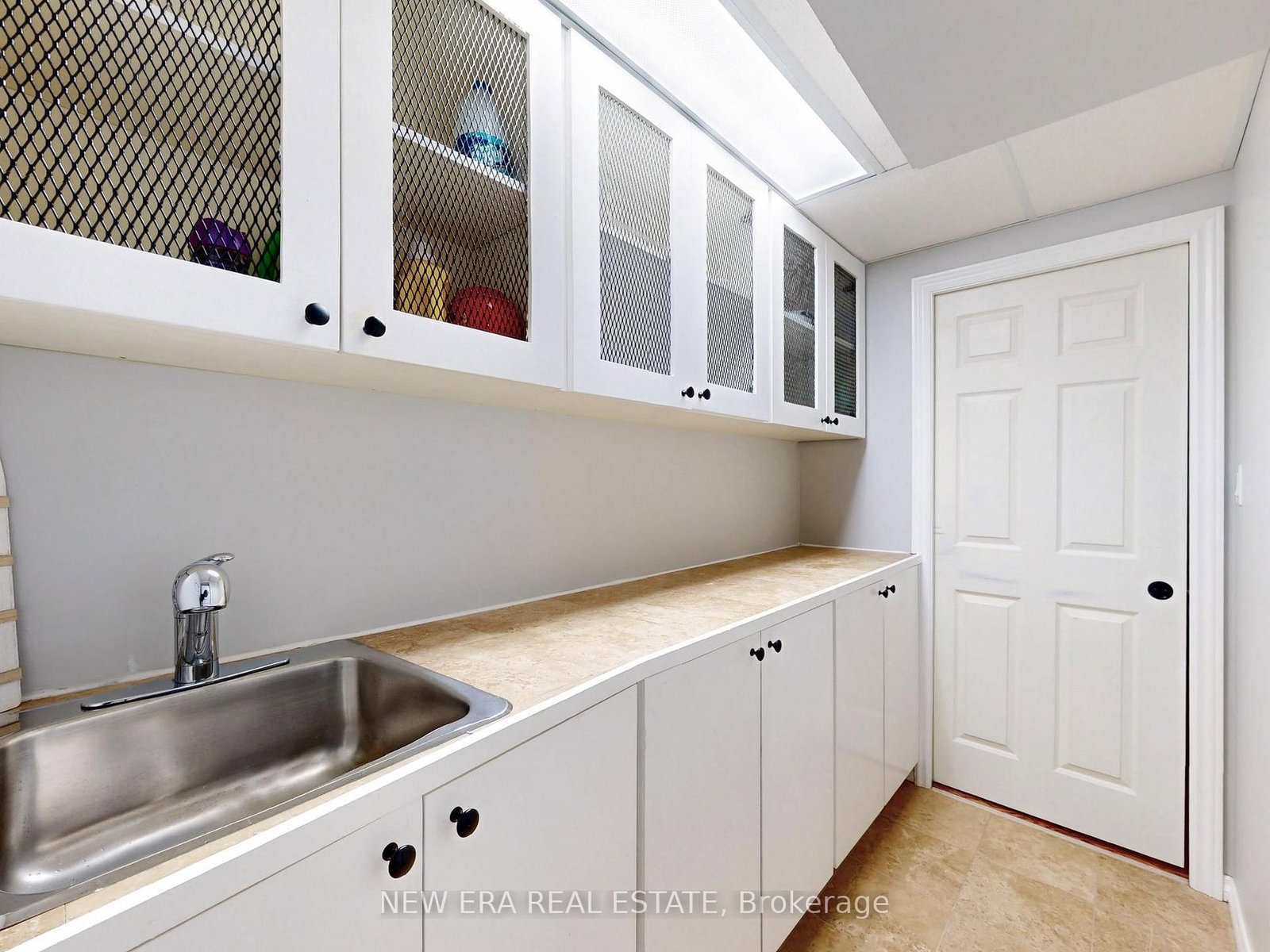 Detached House for sale at 5380 Floral Hill Crescent, Mississauga, Ontario, L5V 1V3 - East Credit - MLS: W12900036