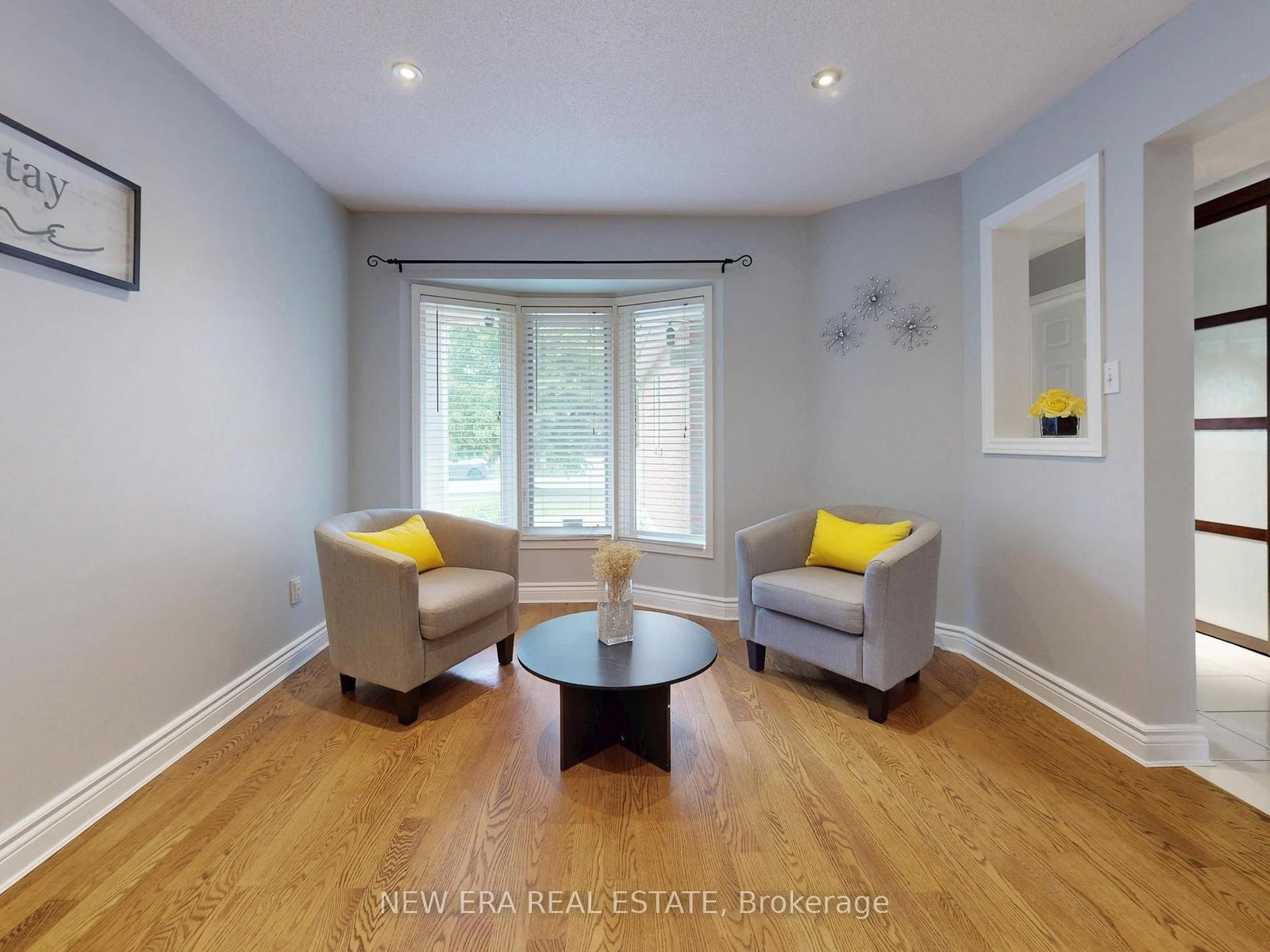 Detached House for sale at 5380 Floral Hill Crescent, Mississauga, Ontario, L5V 1V3 - East Credit - MLS: W12900036