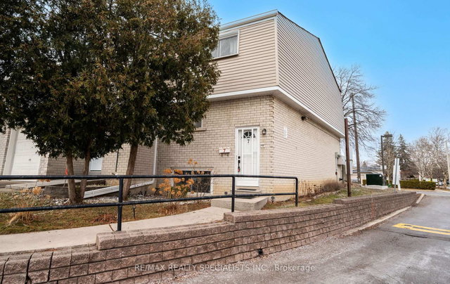 7 - 400 Mississauga Valley Boulevard