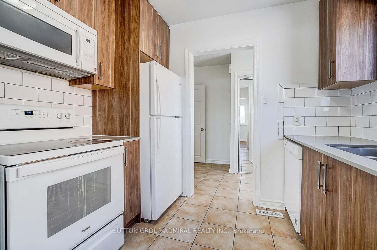 Townhouse for sale at 7 Town House Crescent, Brampton, Ontario, L6W 3C3 - Brampton East - MLS: W12900466