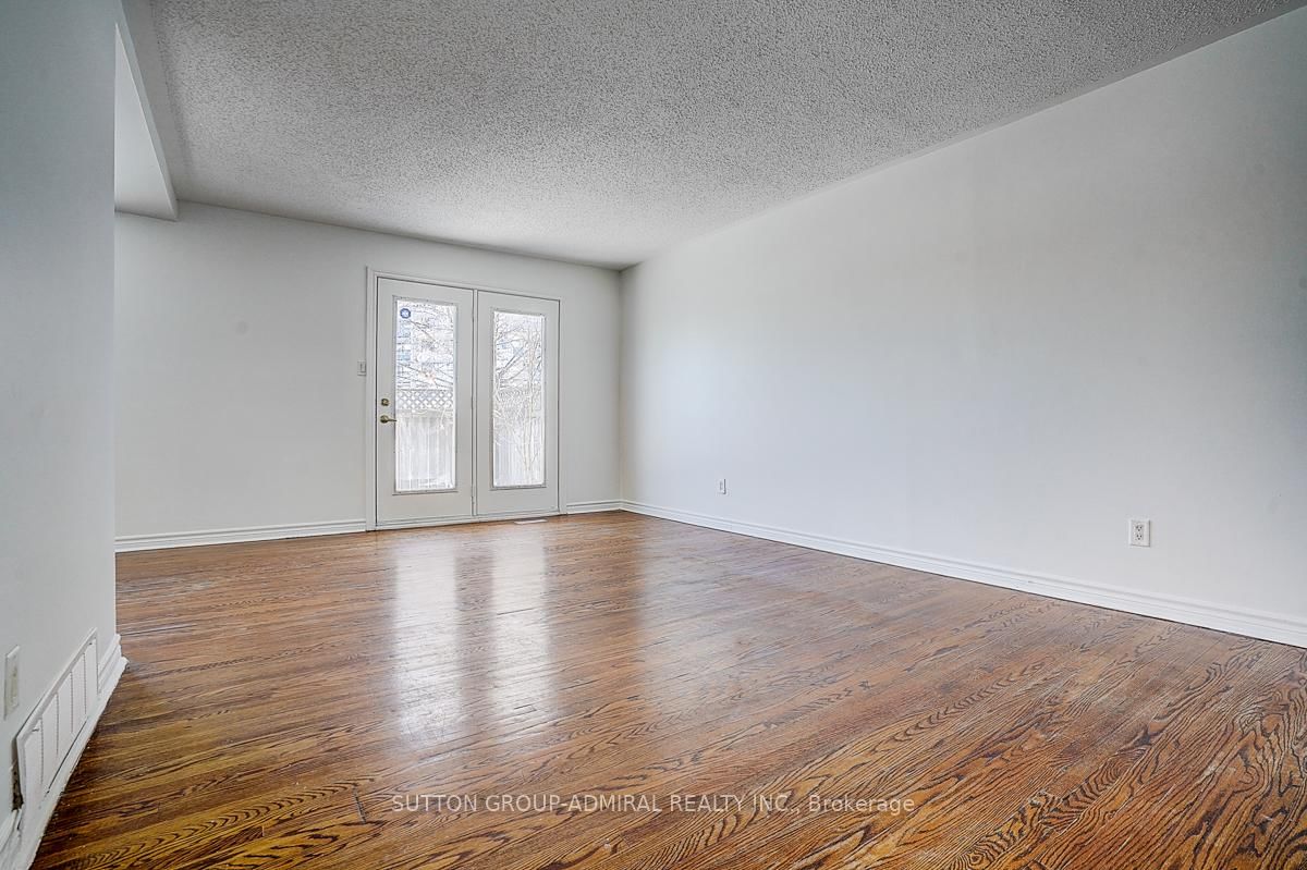 Townhouse for sale at 7 Town House Crescent, Brampton, Ontario, L6W 3C3 - Brampton East - MLS: W12900466