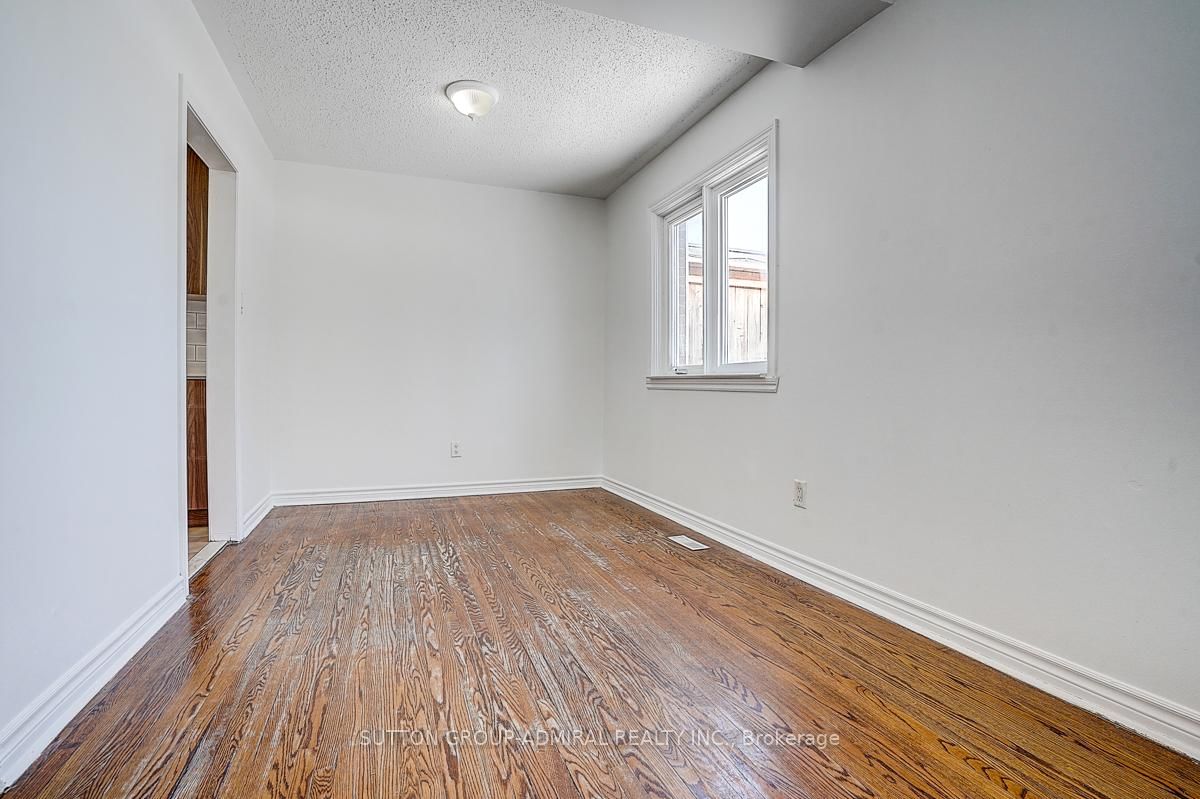 Townhouse for sale at 7 Town House Crescent, Brampton, Ontario, L6W 3C3 - Brampton East - MLS: W12900466