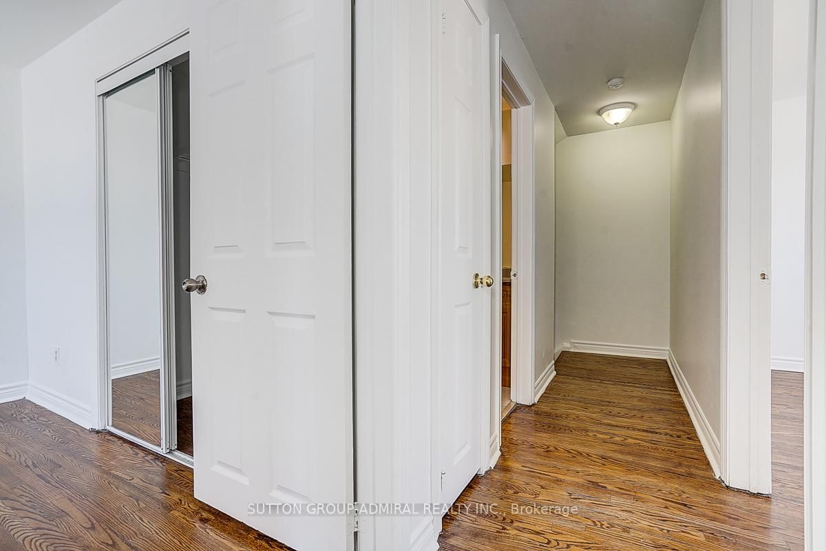 Townhouse for sale at 7 Town House Crescent, Brampton, Ontario, L6W 3C3 - Brampton East - MLS: W12900466