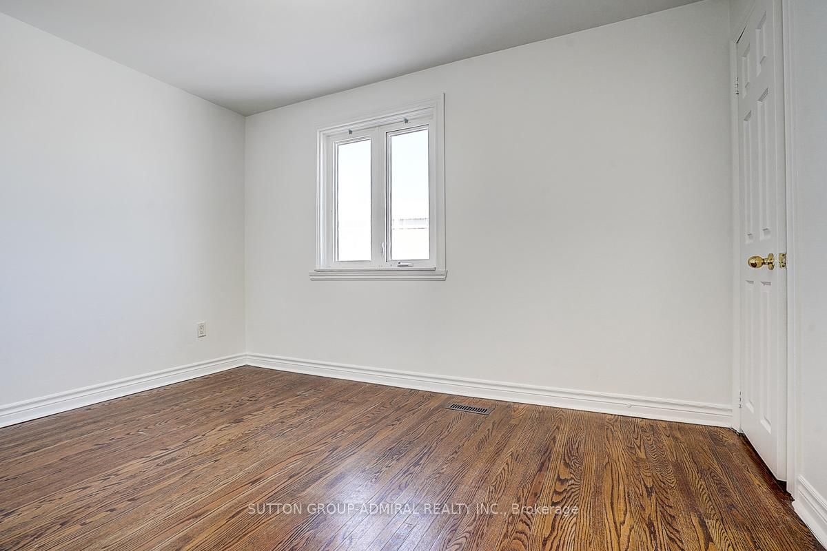 Townhouse for sale at 7 Town House Crescent, Brampton, Ontario, L6W 3C3 - Brampton East - MLS: W12900466