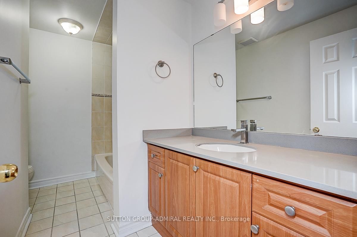 Townhouse for sale at 7 Town House Crescent, Brampton, Ontario, L6W 3C3 - Brampton East - MLS: W12900466