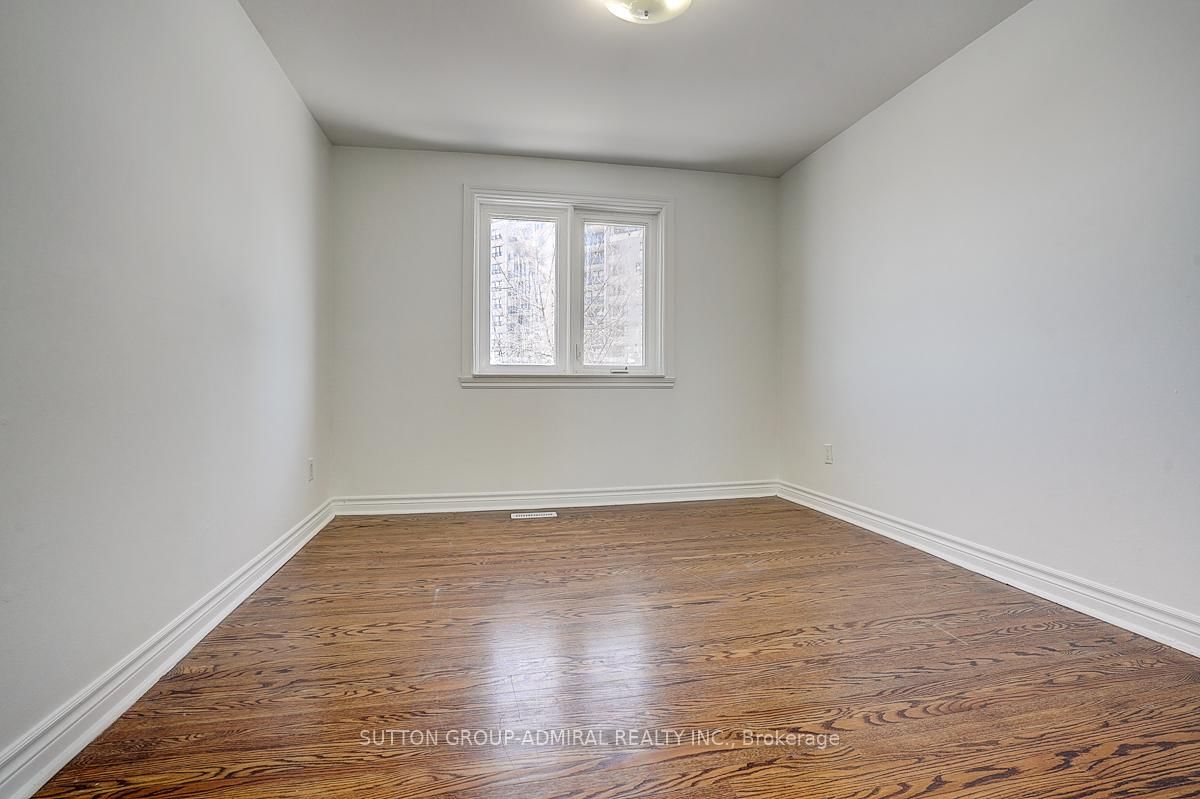 Townhouse for sale at 7 Town House Crescent, Brampton, Ontario, L6W 3C3 - Brampton East - MLS: W12900466