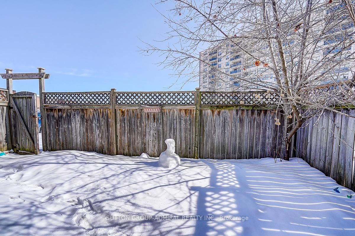 Townhouse for sale at 7 Town House Crescent, Brampton, Ontario, L6W 3C3 - Brampton East - MLS: W12900466