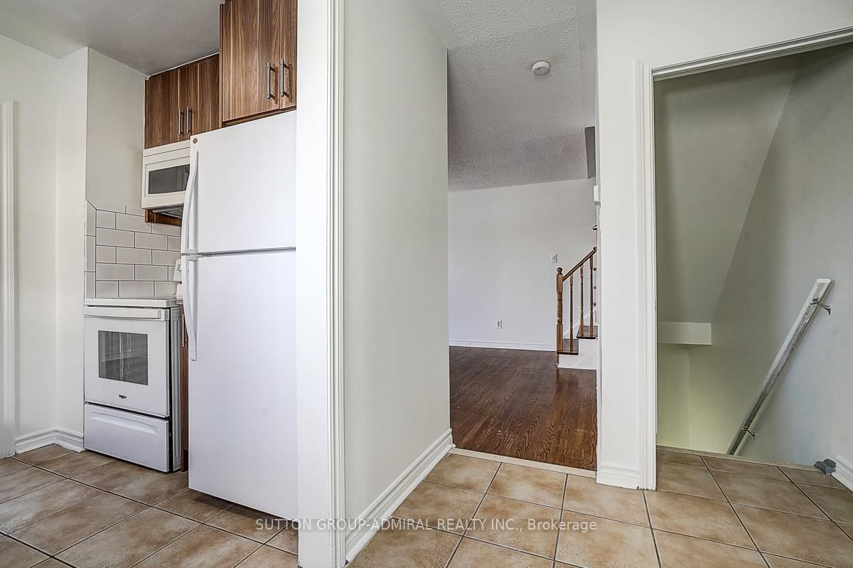 Townhouse for sale at 7 Town House Crescent, Brampton, Ontario, L6W 3C3 - Brampton East - MLS: W12900466