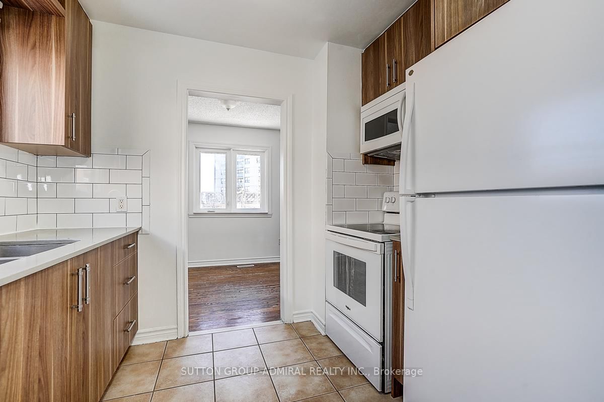 Townhouse for sale at 7 Town House Crescent, Brampton, Ontario, L6W 3C3 - Brampton East - MLS: W12900466