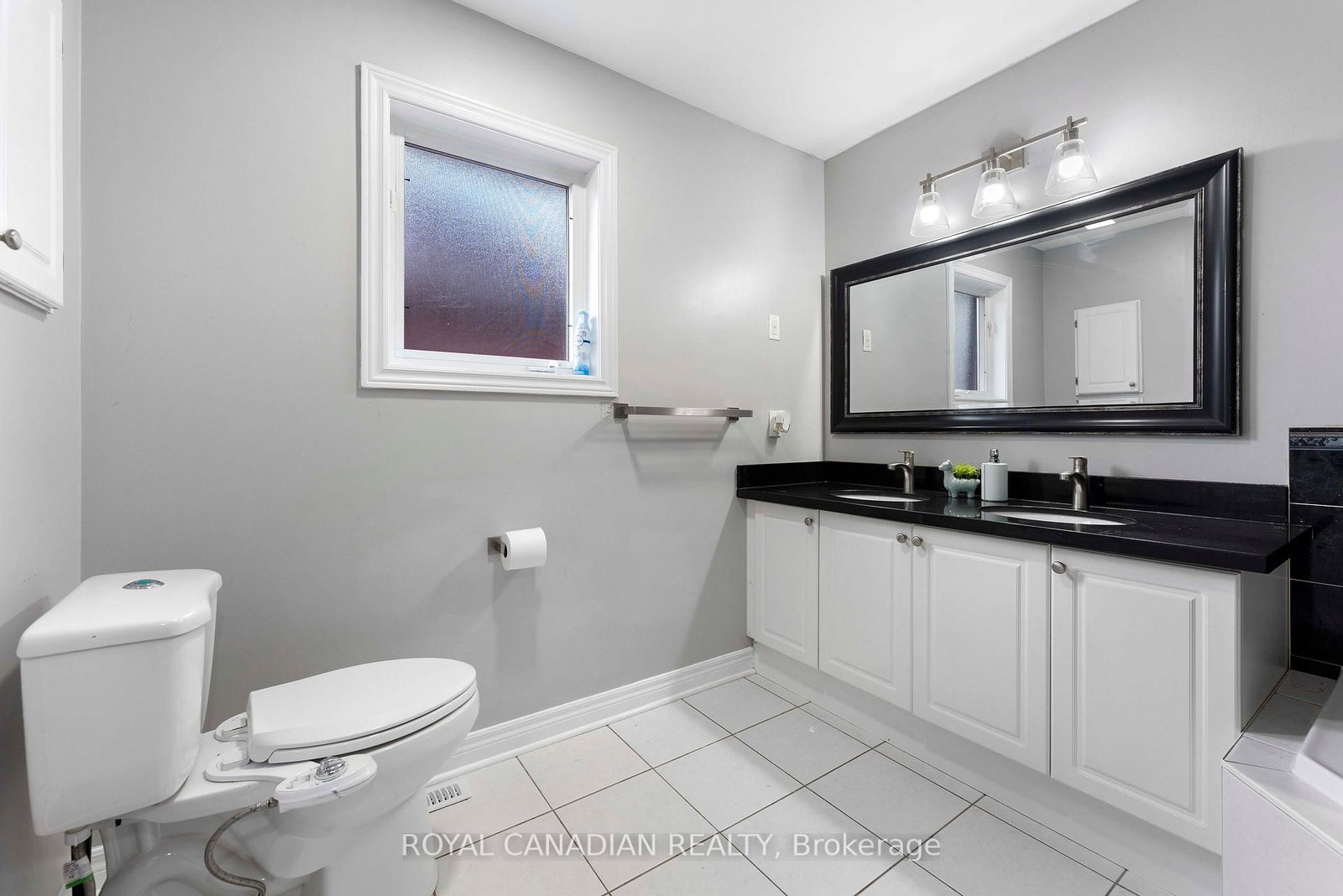 Detached House for sale at 88 Olde Town Road, Brampton, Ontario, L6X 4X9 - Fletcher's Creek Village - MLS: W12900700