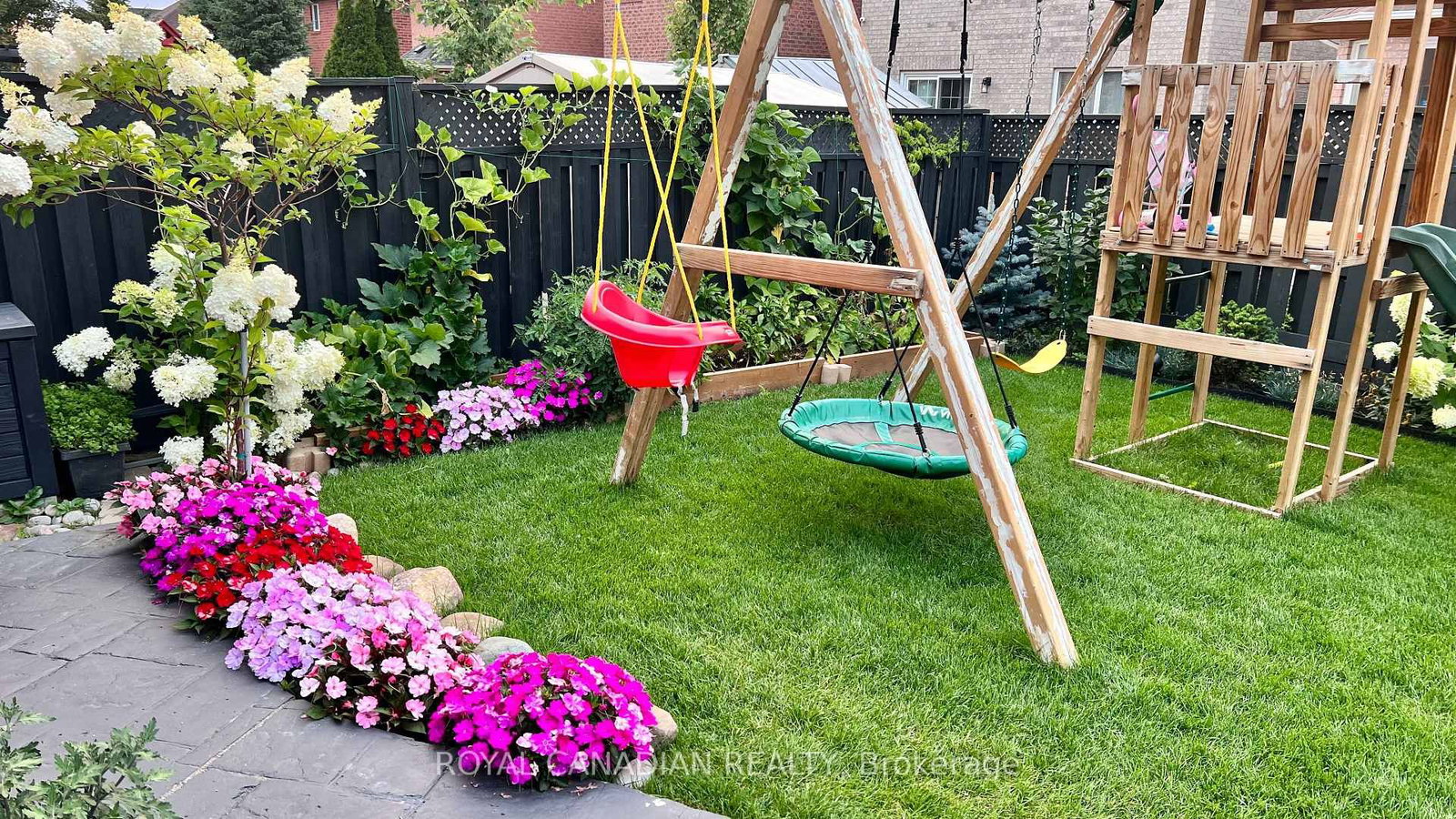 Detached House for sale at 88 Olde Town Road, Brampton, Ontario, L6X 4X9 - Fletcher's Creek Village - MLS: W12900700