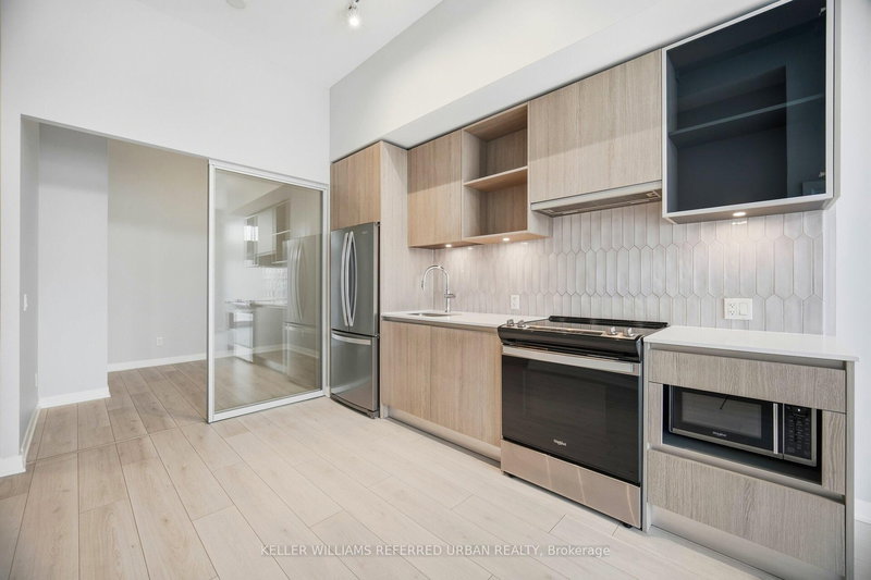 104 - 405 Dundas St W, Oakville, L6M 5P9 | Image 2