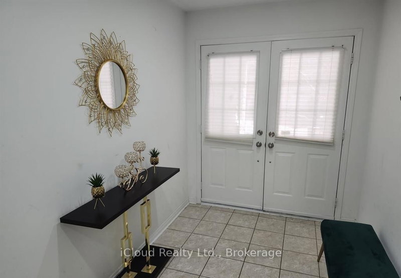 559 Candlestick Circ, Mississauga, L4Z 0B1 | Image 2