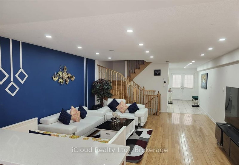 559 Candlestick Circ, Mississauga, L4Z 0B1 | Image 3