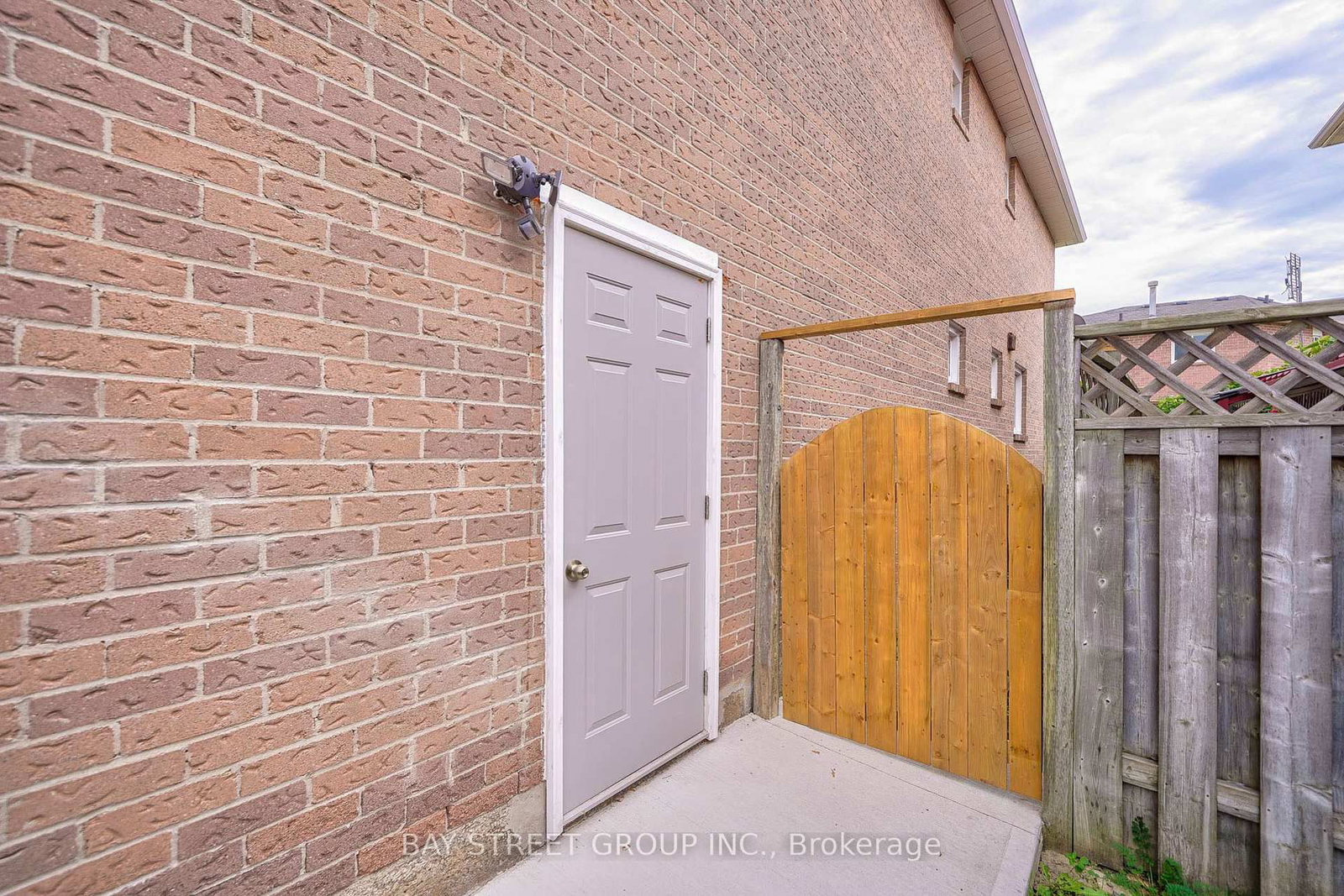 Listing Image 40