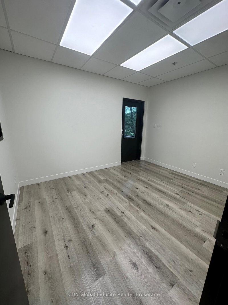 203 - 472 Morden Rd, Oakville, L6K 3W4 | Image 3