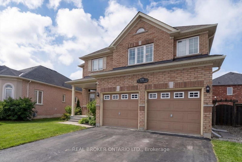 636 Serafini Cres, Milton, L9T 7P1 | Image 2