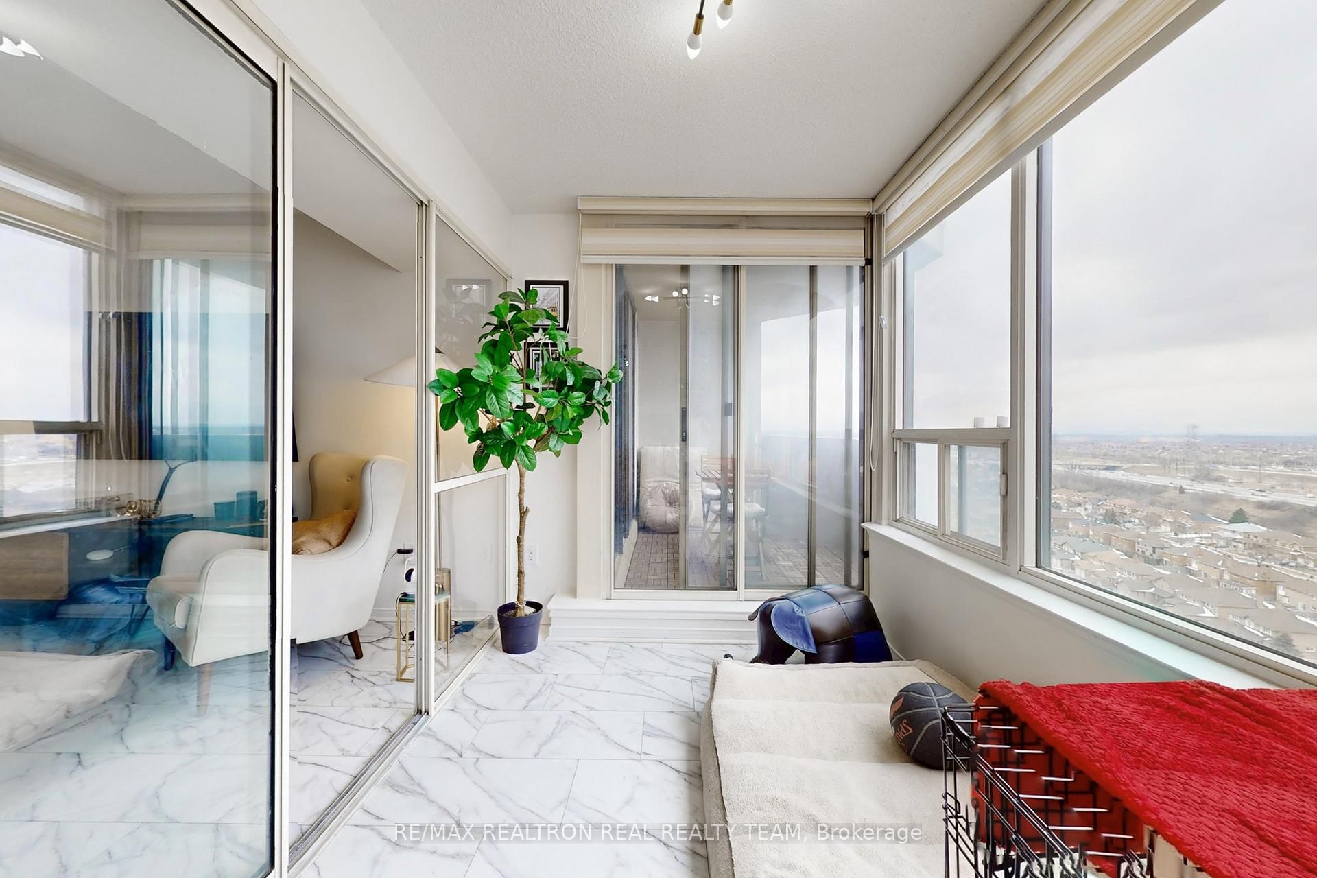 350 Rathburn Road, Unit 1905