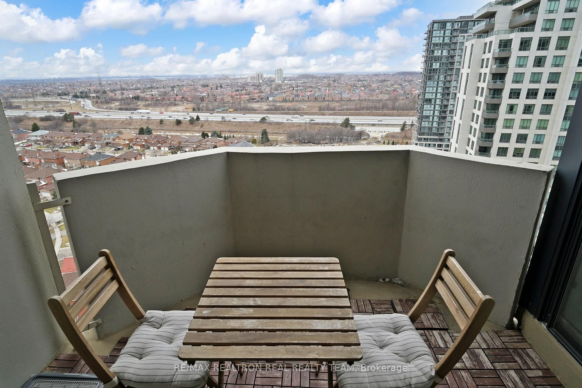 350 Rathburn Road, Unit 1905