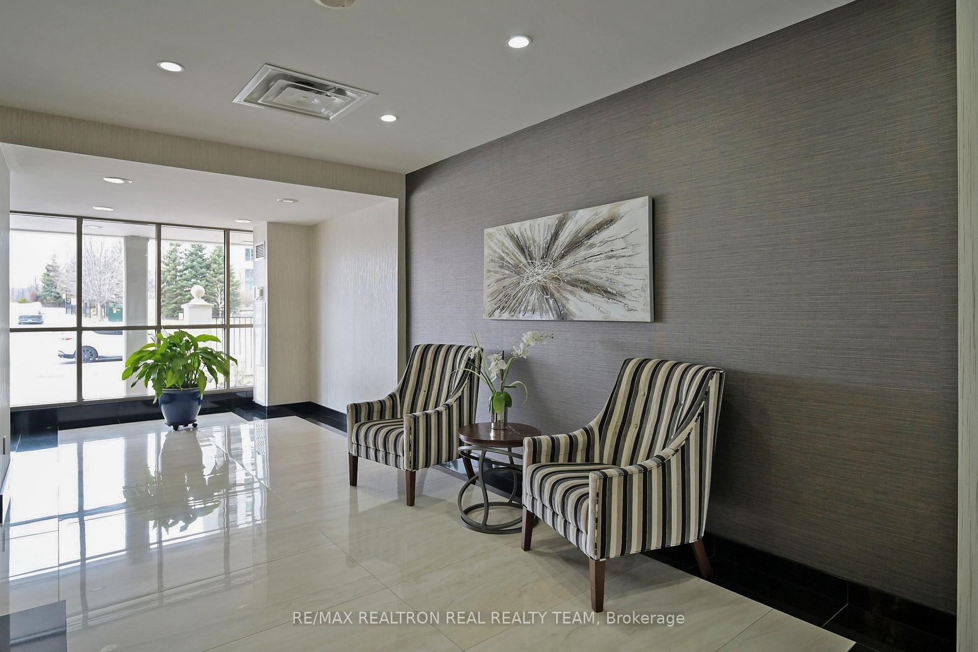 350 Rathburn Road, Unit 1905