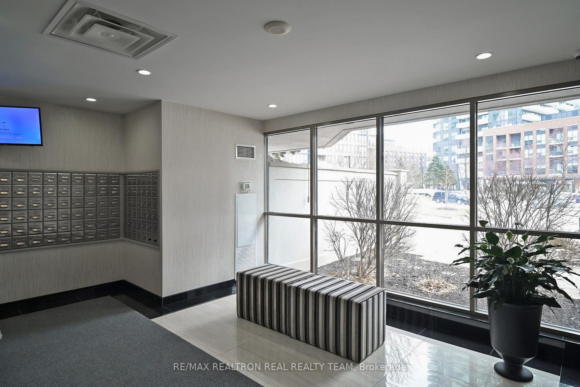 350 Rathburn Road, Unit 1905