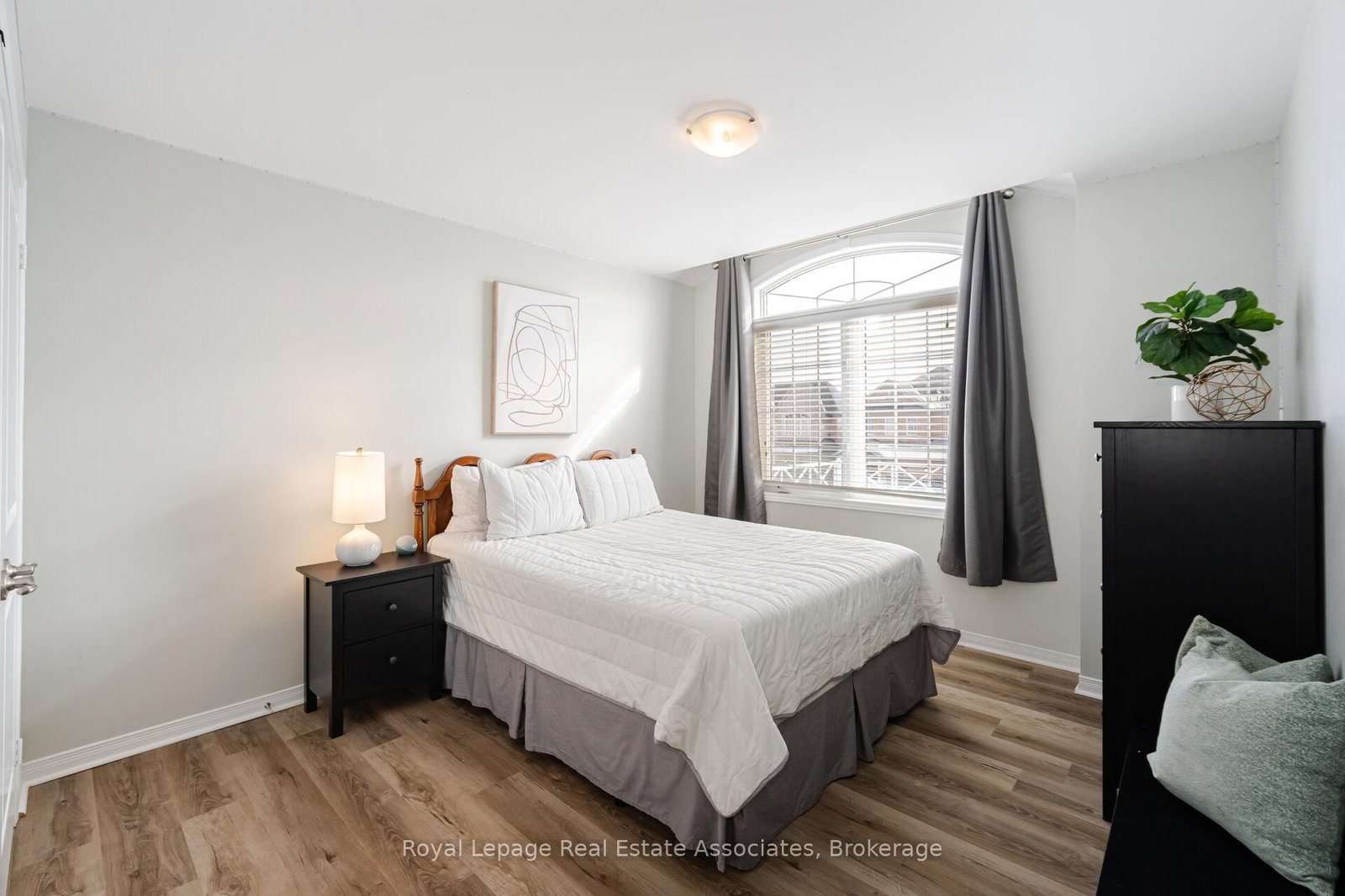 Detached House for sale at 39 Wildflower Lane, Halton Hills, Ontario, L7G 0H8 - Georgetown - MLS: W12901852