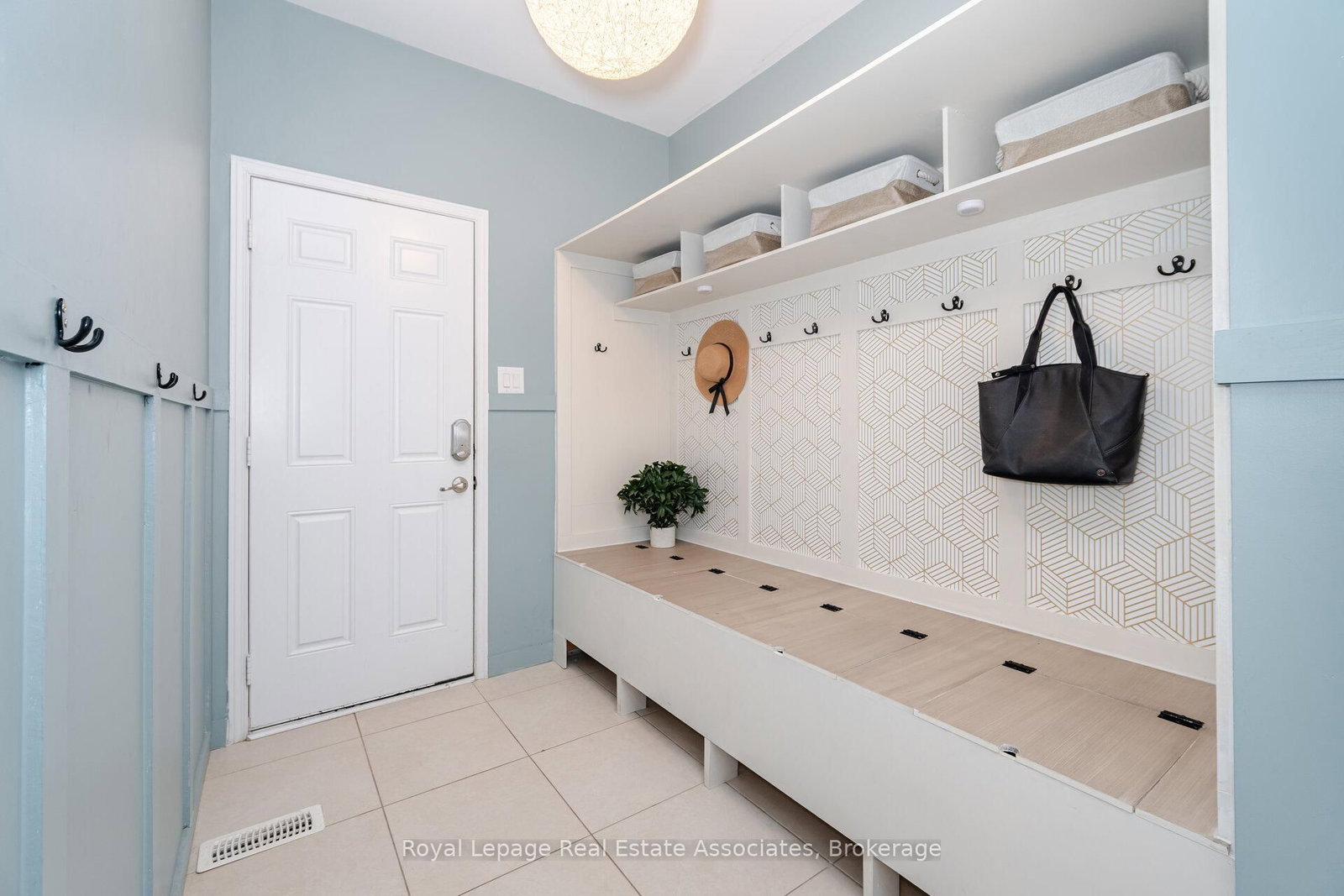 Detached House for sale at 39 Wildflower Lane, Halton Hills, Ontario, L7G 0H8 - Georgetown - MLS: W12901852