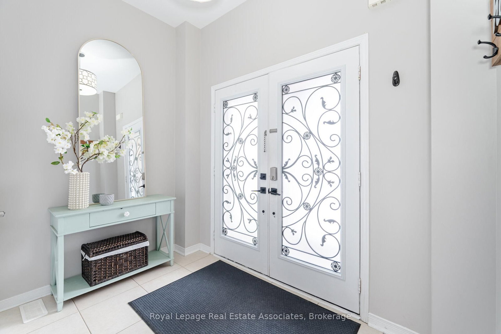 Detached House for sale at 39 Wildflower Lane, Halton Hills, Ontario, L7G 0H8 - Georgetown - MLS: W12901852