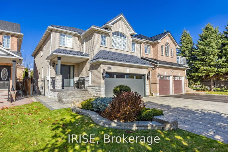 855 Knotty Pine Grve, Mississauga, L5W 1K2 | Image 2