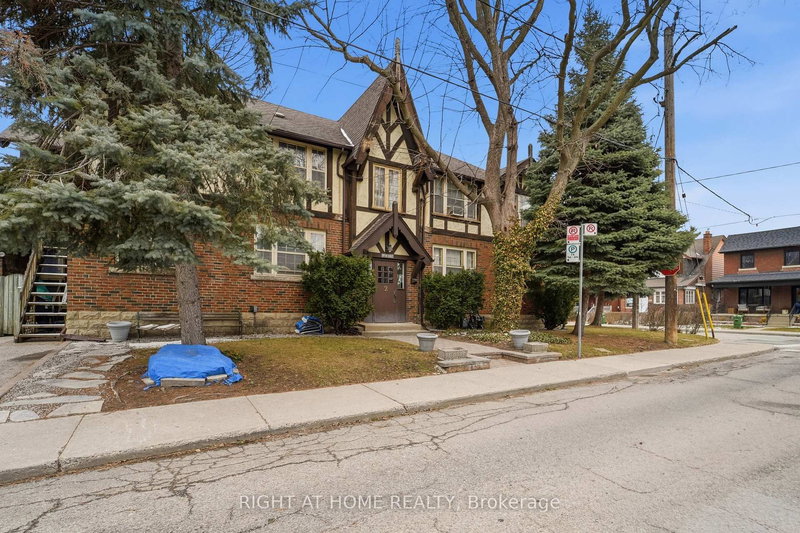 Lower Apt B - 2 Montye Ave, Toronto, M6S 2G9 | Image 2