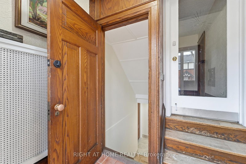 Lower Apt B - 2 Montye Ave, Toronto, M6S 2G9 | Image 3