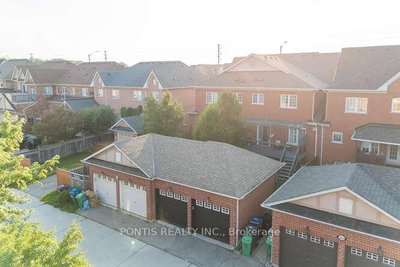 Townhouse in Churchill Meadows
