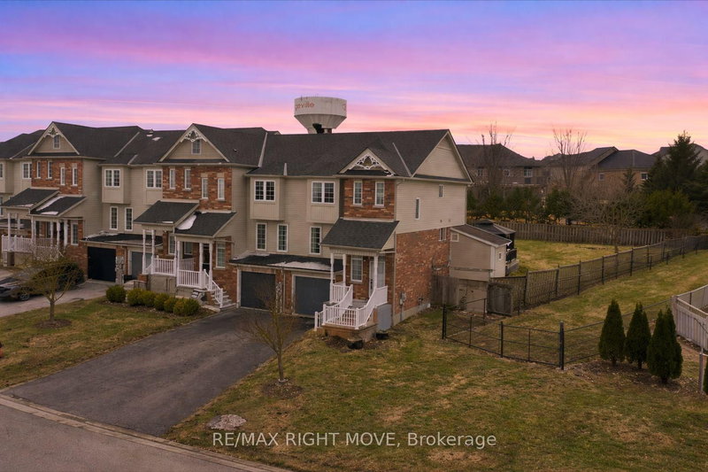 91 Benjamin Cres, Orangeville, L9W 5J3 | Image 2