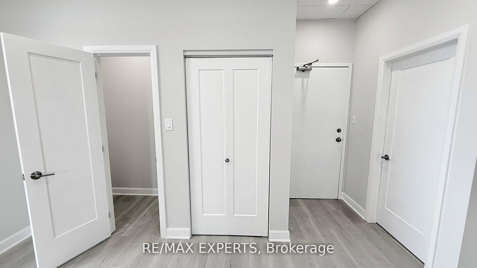 8 Main Street S, Unit 404 - Photo 8