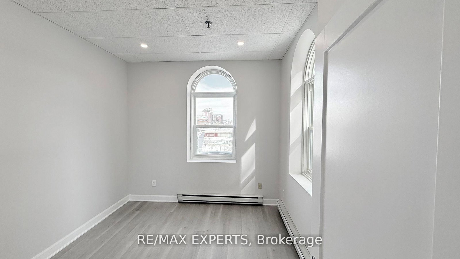 8 Main Street S, Unit 404 - Photo 9